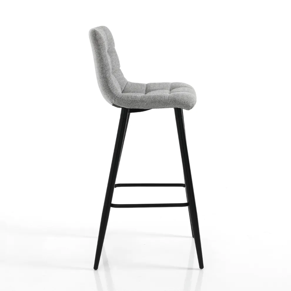 2 Hocker aus hellgrauem Stoff und Metall – Kupfer