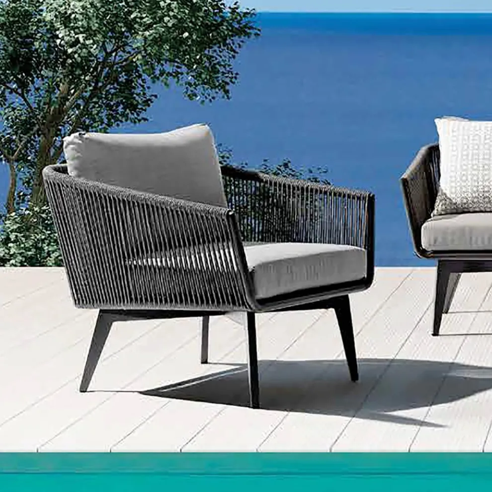 Wohnzimmer bestehend aus 2- oder 3-Sitzer-Sofa, Sesseln und Couchtisch - Elios