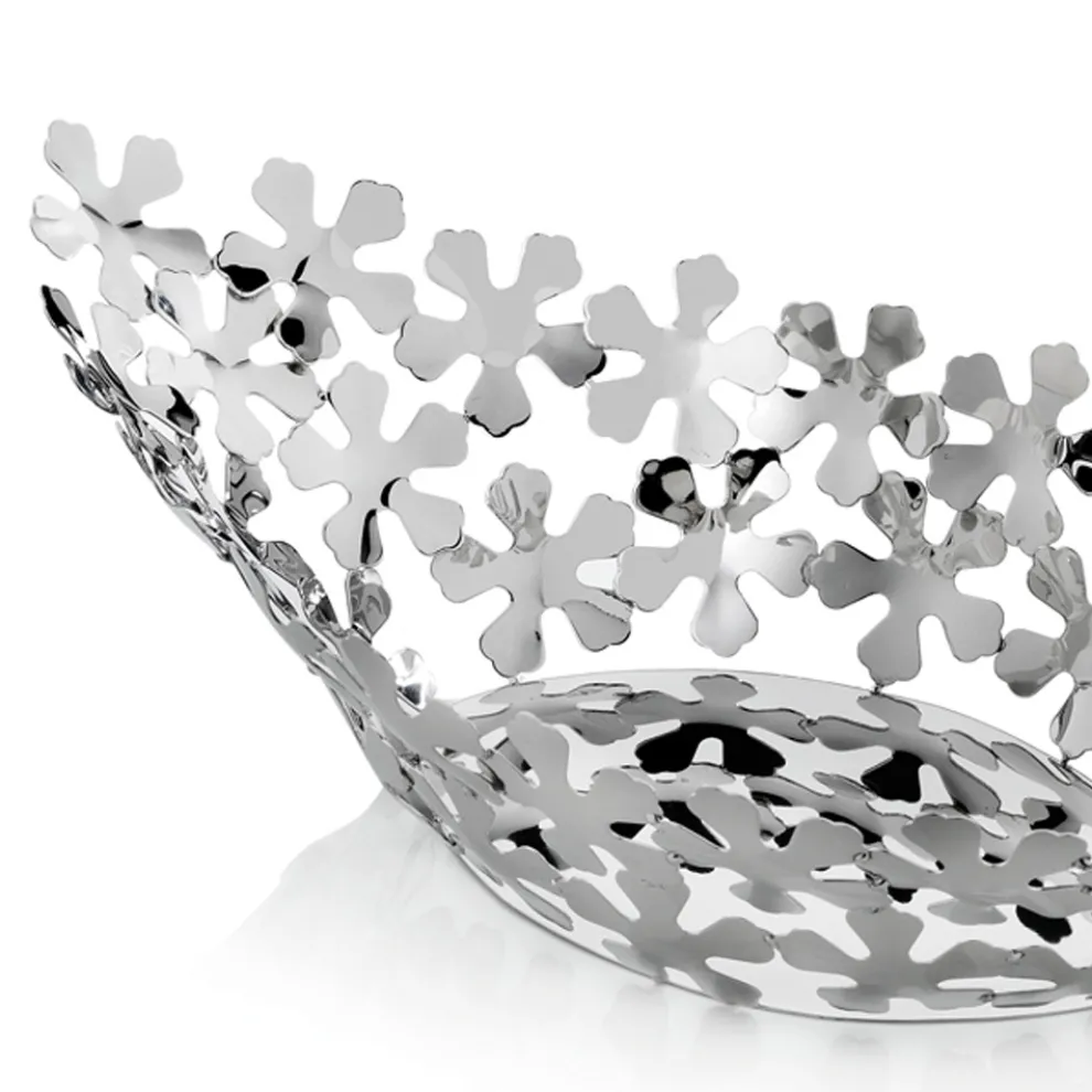 Silbernes Design-Mittelstück aus Metall mit Design-Blumendekorationen - Megghy