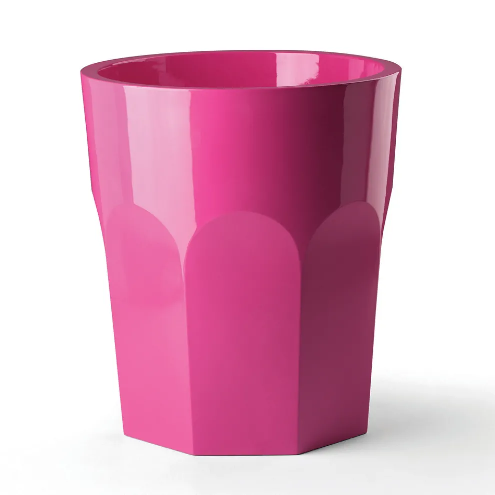 Hohe dekorative Vase mit Glasform aus Polyethylen Made in Italy - Pucca