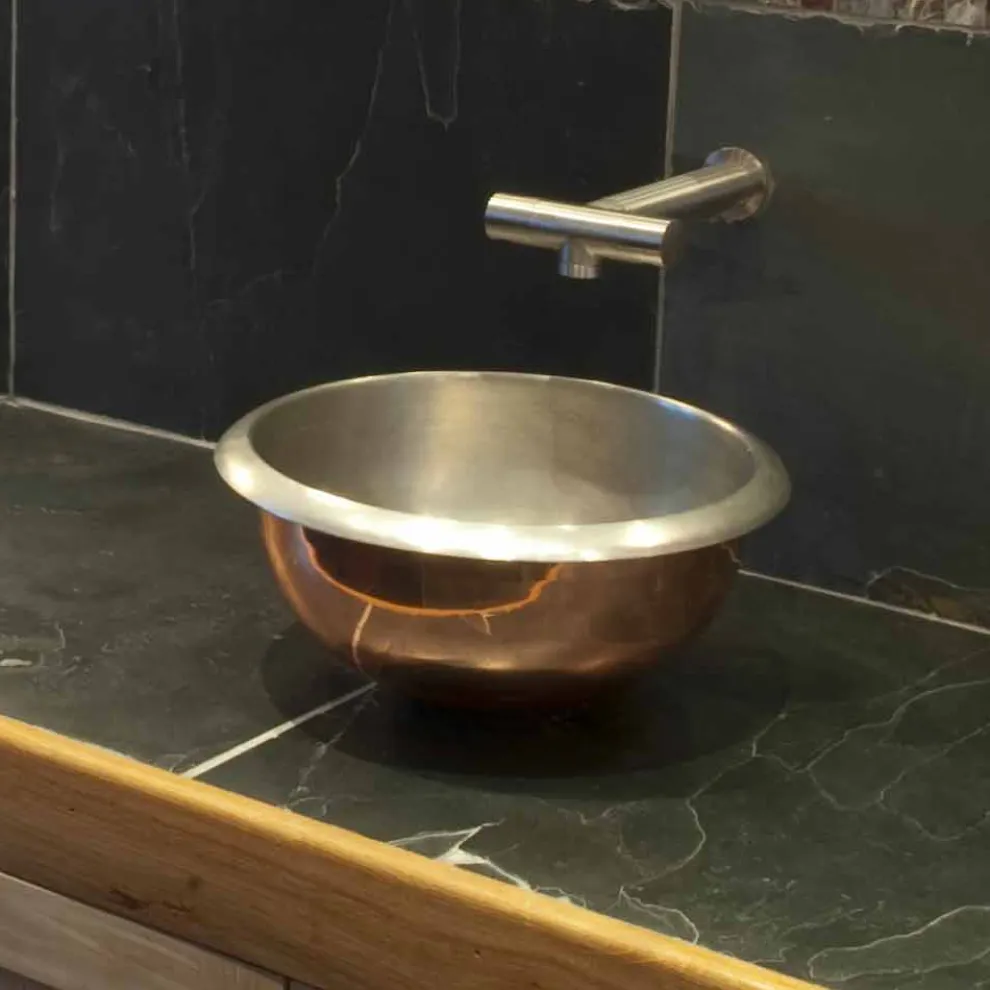Aufsatzwaschbecken aus Kupfer und weißem Eisen Pure