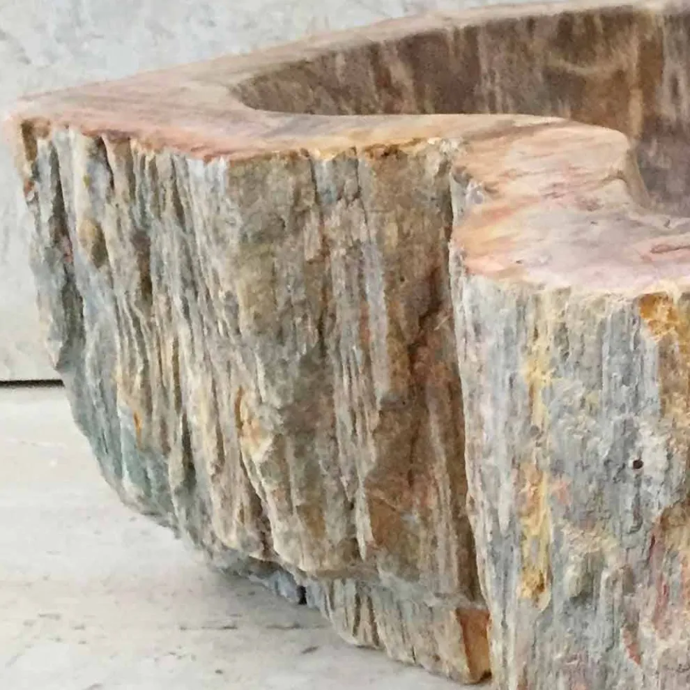 Aufsatzwaschbecken Star Mini aus fossilem Holz, handgefertigtes Einzelstück