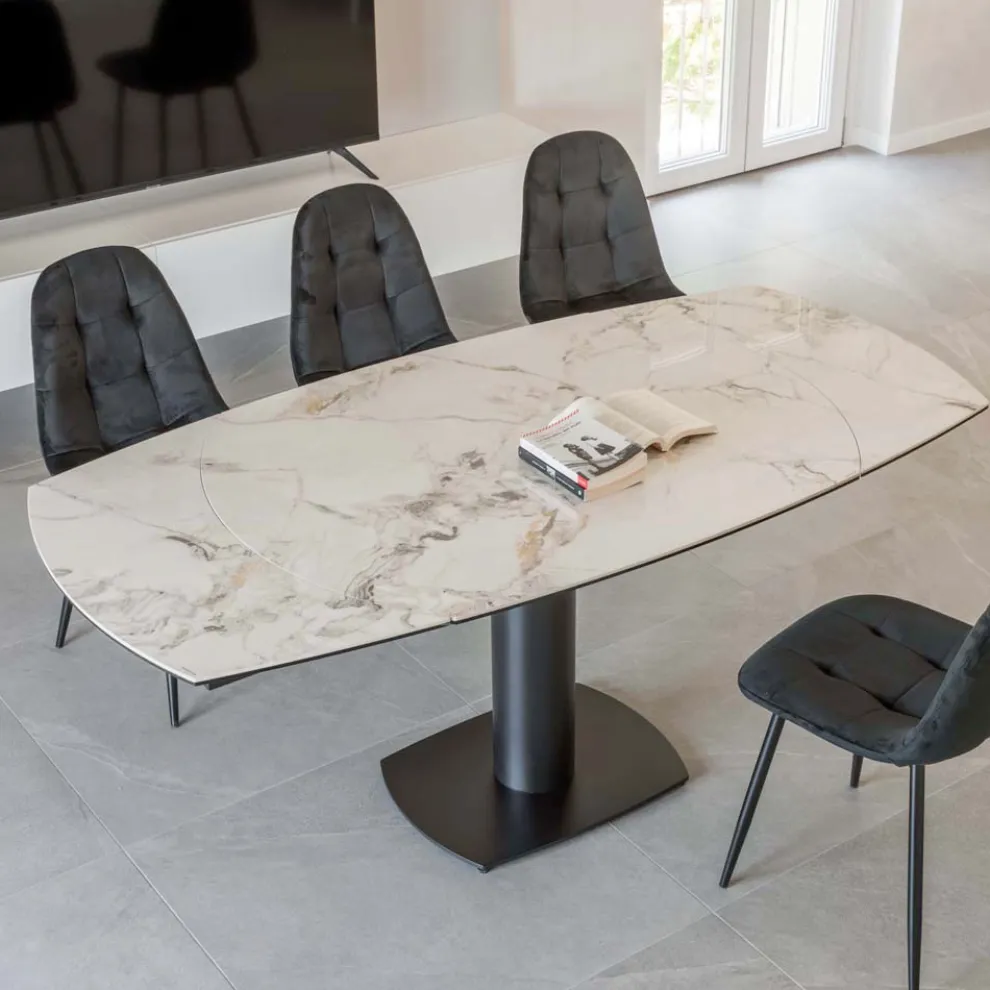 Ausziehbarer Esstisch mit Keramik- und Metallgestell – Indira