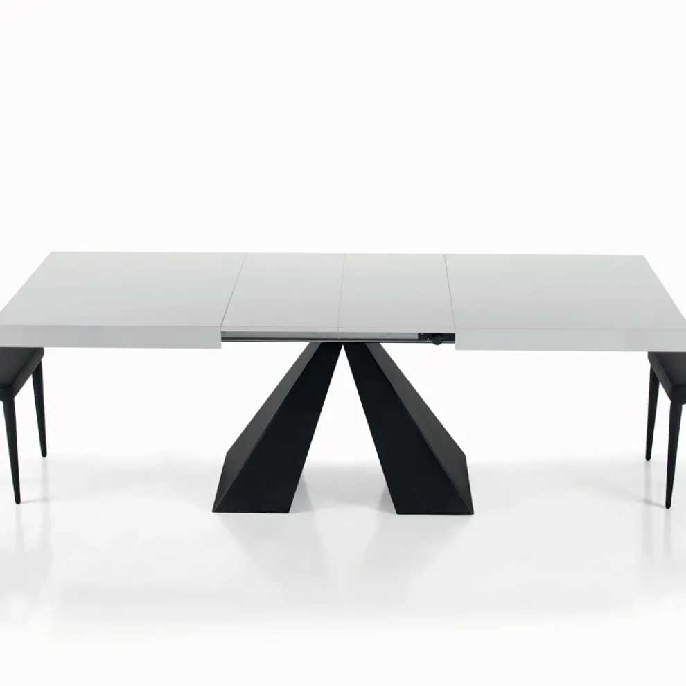 Ausziehbarer Tisch mit zentraler Öffnung und klappbarer Kante, hergestellt in Italien – Dalmatiner