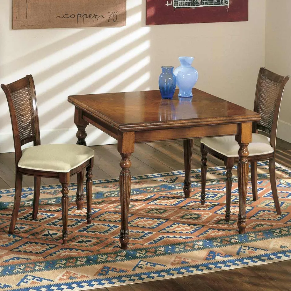 Ausziehbarer Tisch und 2 Stühle aus patiniertem Walnussholz, hergestellt in Italien – Biotite