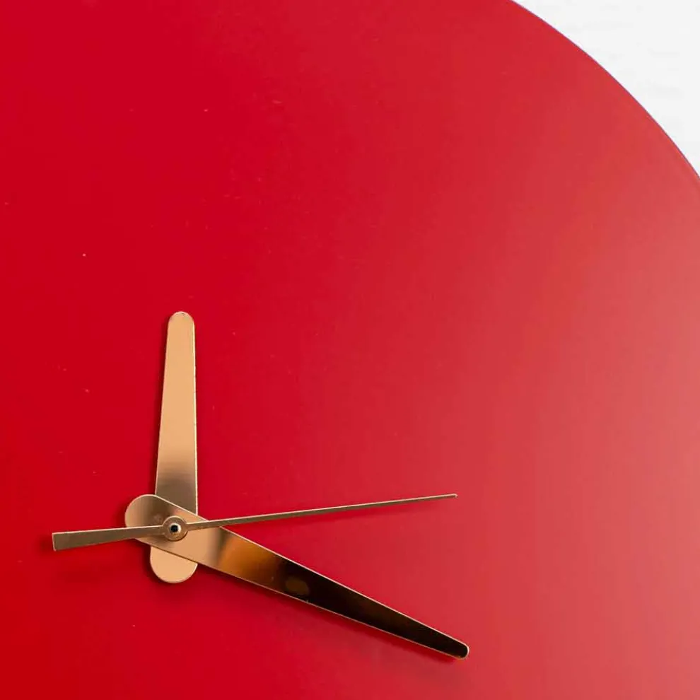 Rote Wanduhr mit italienischem rundem und modernem Design in Holz - Callisto