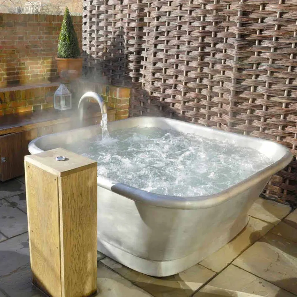 Badewanne freistehend aus Kupfer in modernem Design Annie