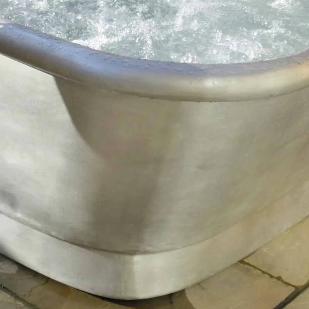 Badewanne freistehend aus Kupfer in modernem Design Annie