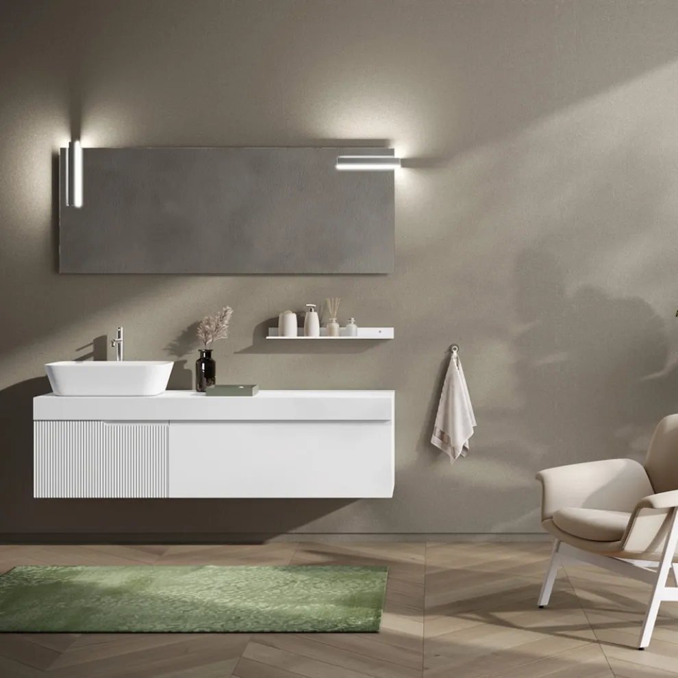 Badezimmerkomposition mit Spiegel und Regal, hergestellt in Italien – Erebo