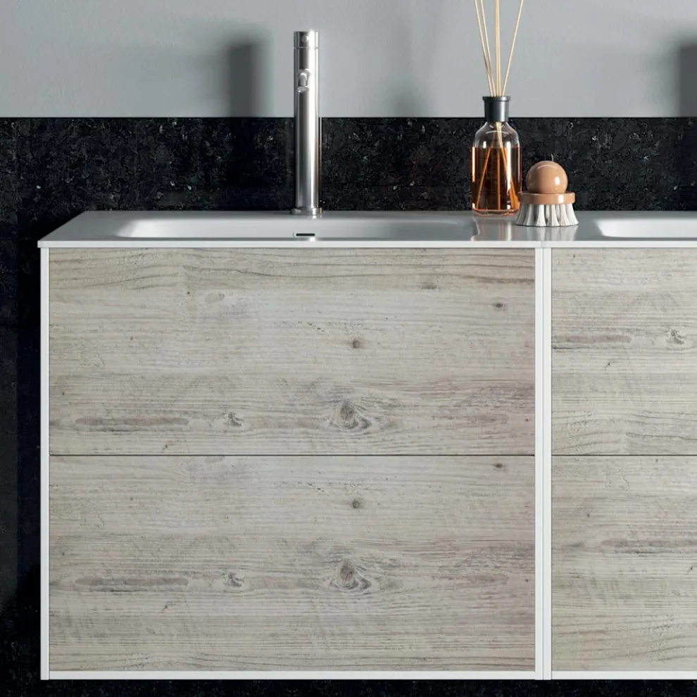 Badezimmerkomposition mit Spiegel, Doppelwaschbecken und Sockel, hergestellt in Italien – Kilos