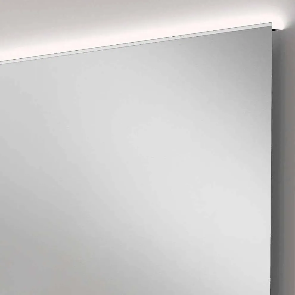 Badezimmerspiegel mit modernem Design LED-Licht mit Satinkanten Veva