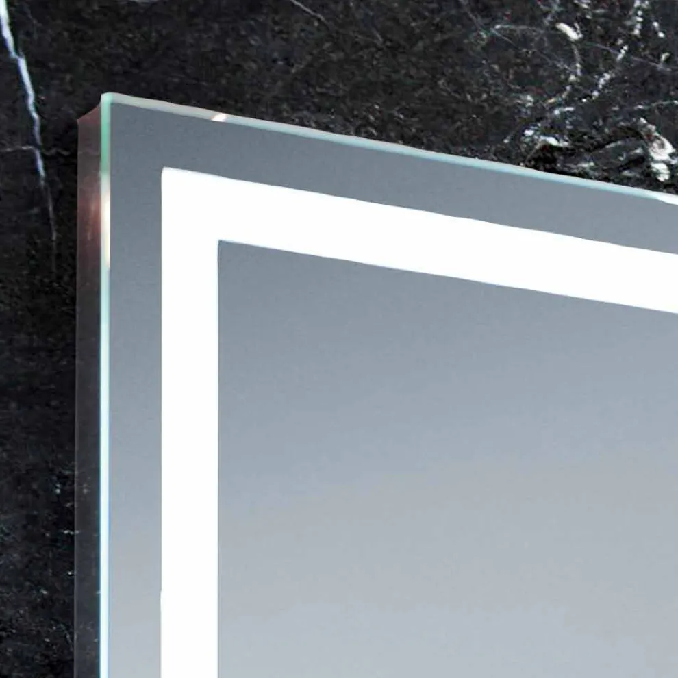 Badezimmerspiegel im modernen Design mit LED Paco Beleuchtung
