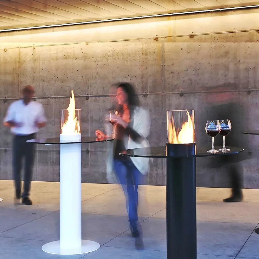 Bio Ethanol Outdoor Kamin aus Edestahl Säule mit Tischplatte Dean Table
