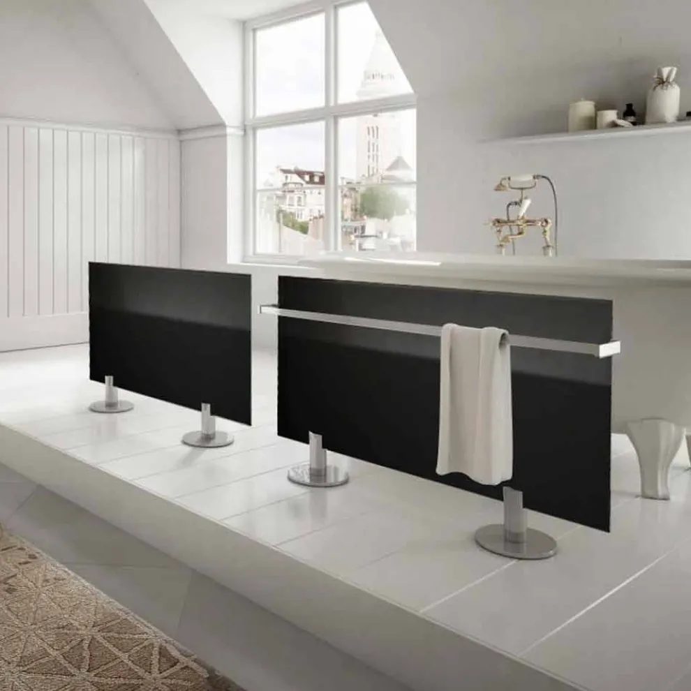 Bodenheizkörper im modernen Design aus schwarzem Sternglas