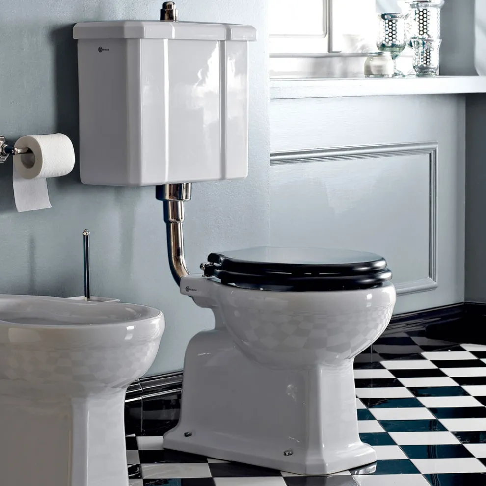Boden-WC mit Keramikkassette und Made in Italy Black Seat - Marwa