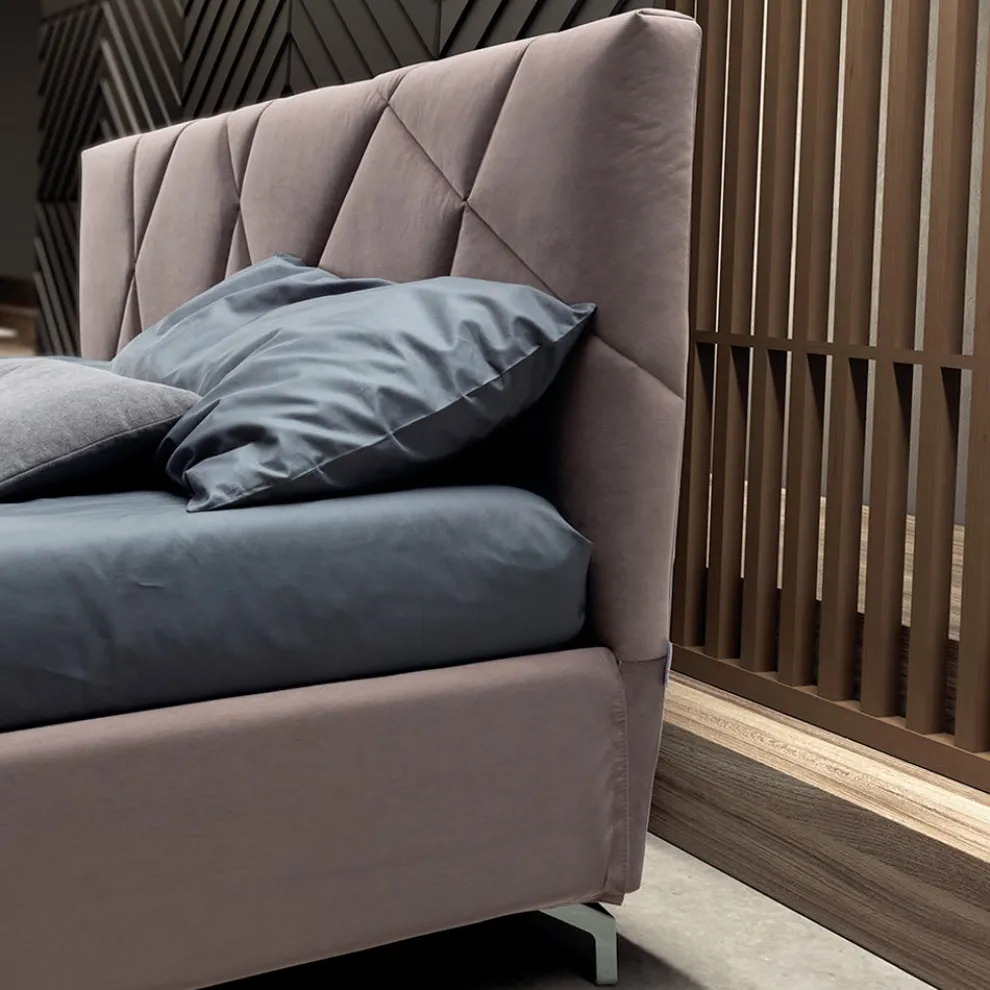 Doppelbett 160x190 mit geometrischer Steppverarbeitung - Ciottolino