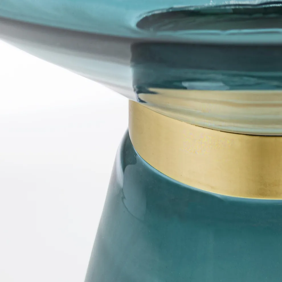 Couchtisch aus Glas und Dekor aus vermessingtem Stahl - Gabrio