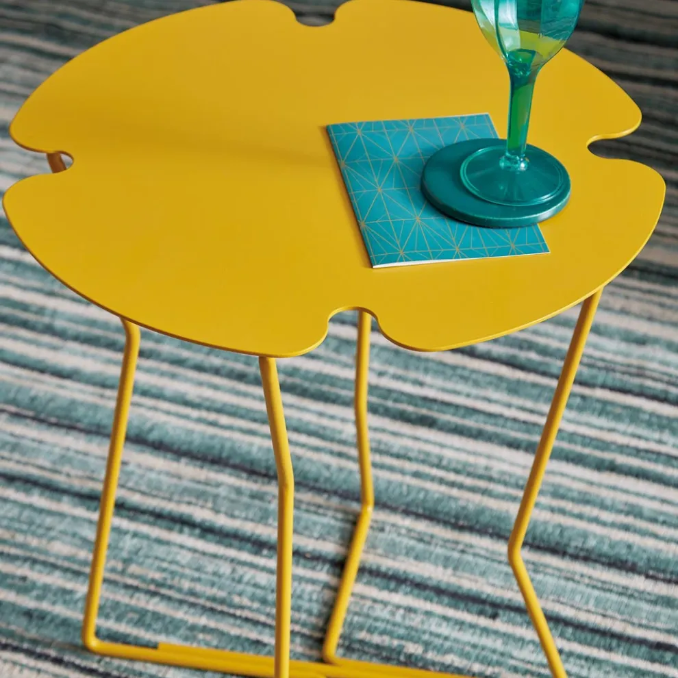 Couchtisch für Wohnzimmer in Metall, Design in verschiedenen Farben - Kathrin