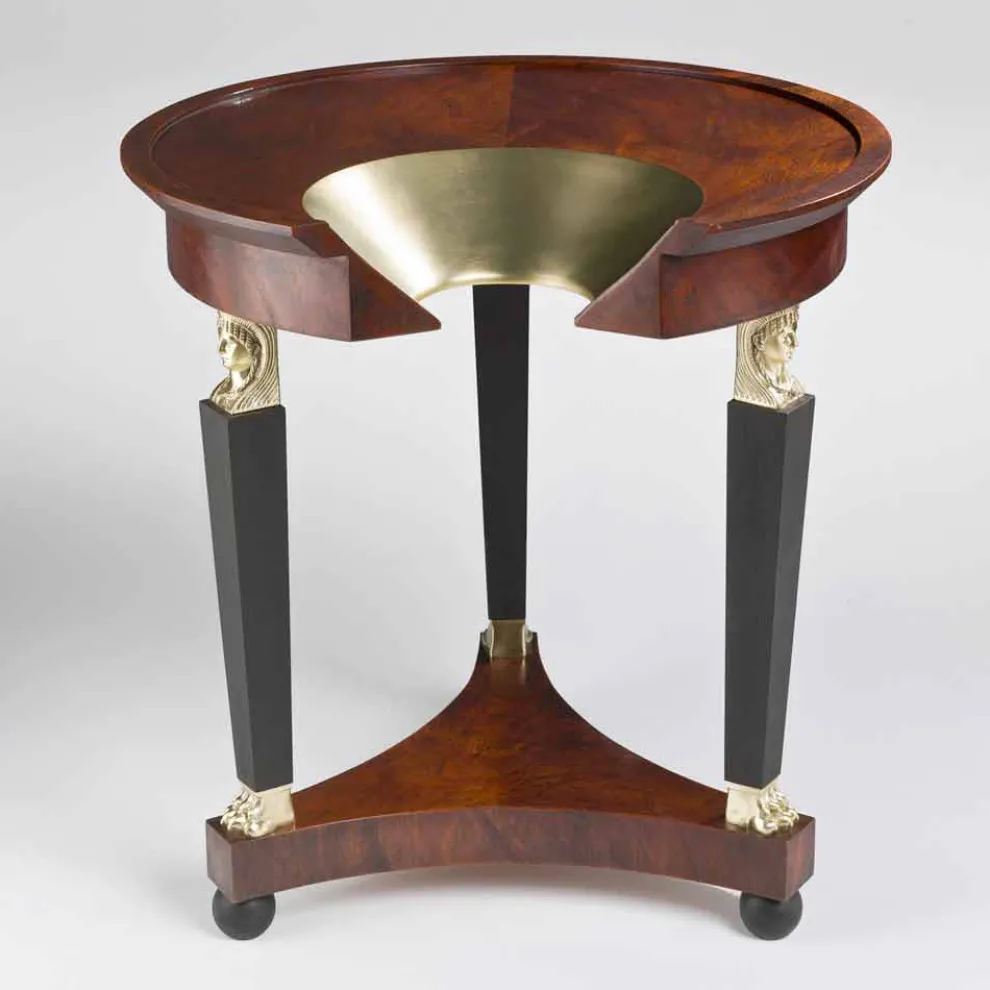 Couchtisch, Tischplatte aus Glas und Dekorationen aus Messing, Venere