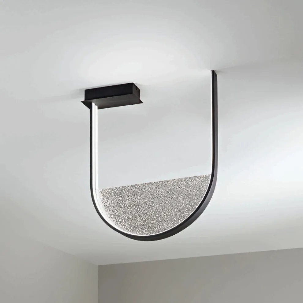 Deckenleuchte aus lackiertem Metall und abnehmbarem Einsatz aus Granulatglas – Catalpa