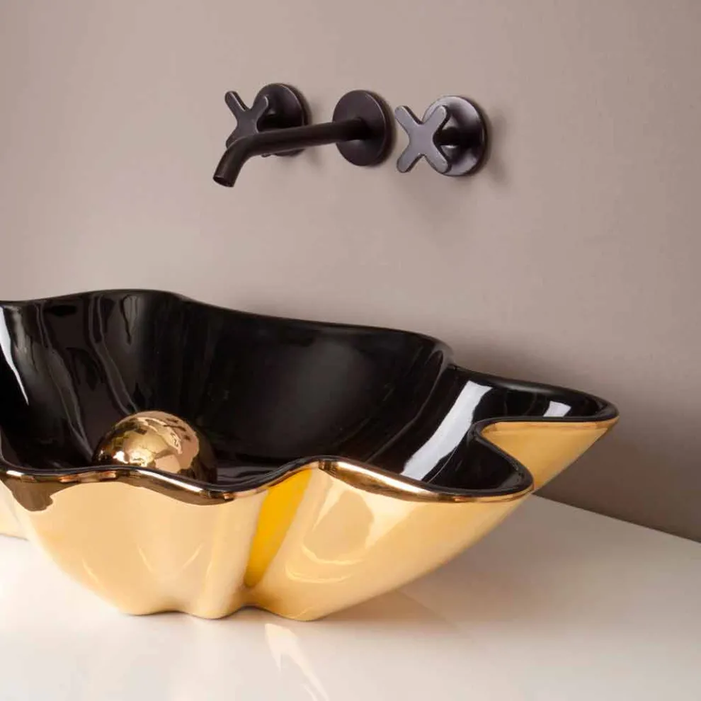 Design Aufsatzwaschbecken aus schwarzer/golfarbener Keramik Rayan