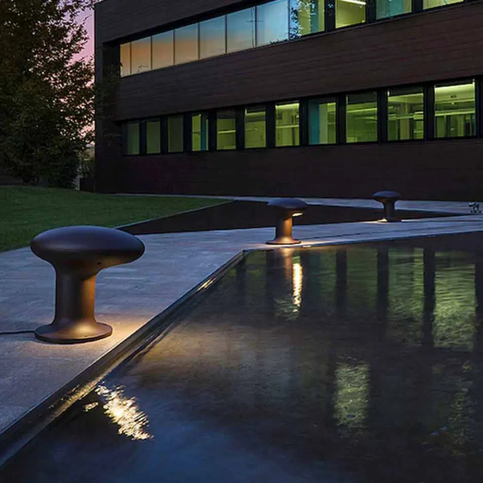 Design Led Gartenlampe aus grauem oder braunem Gusseisen - Bitta von Il Fanale