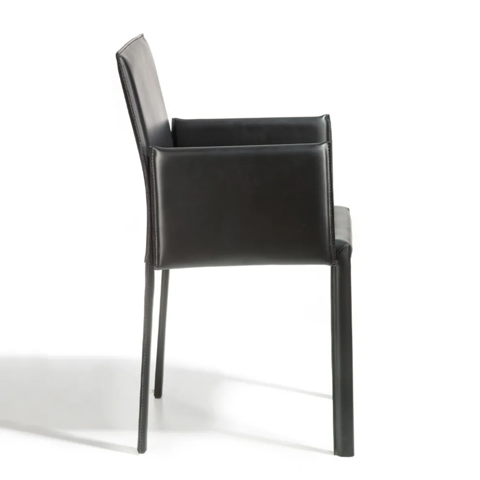 Design-Esszimmerstuhl mit Armlehnen, gepolstert mit Leder, hergestellt in Italien – Tara