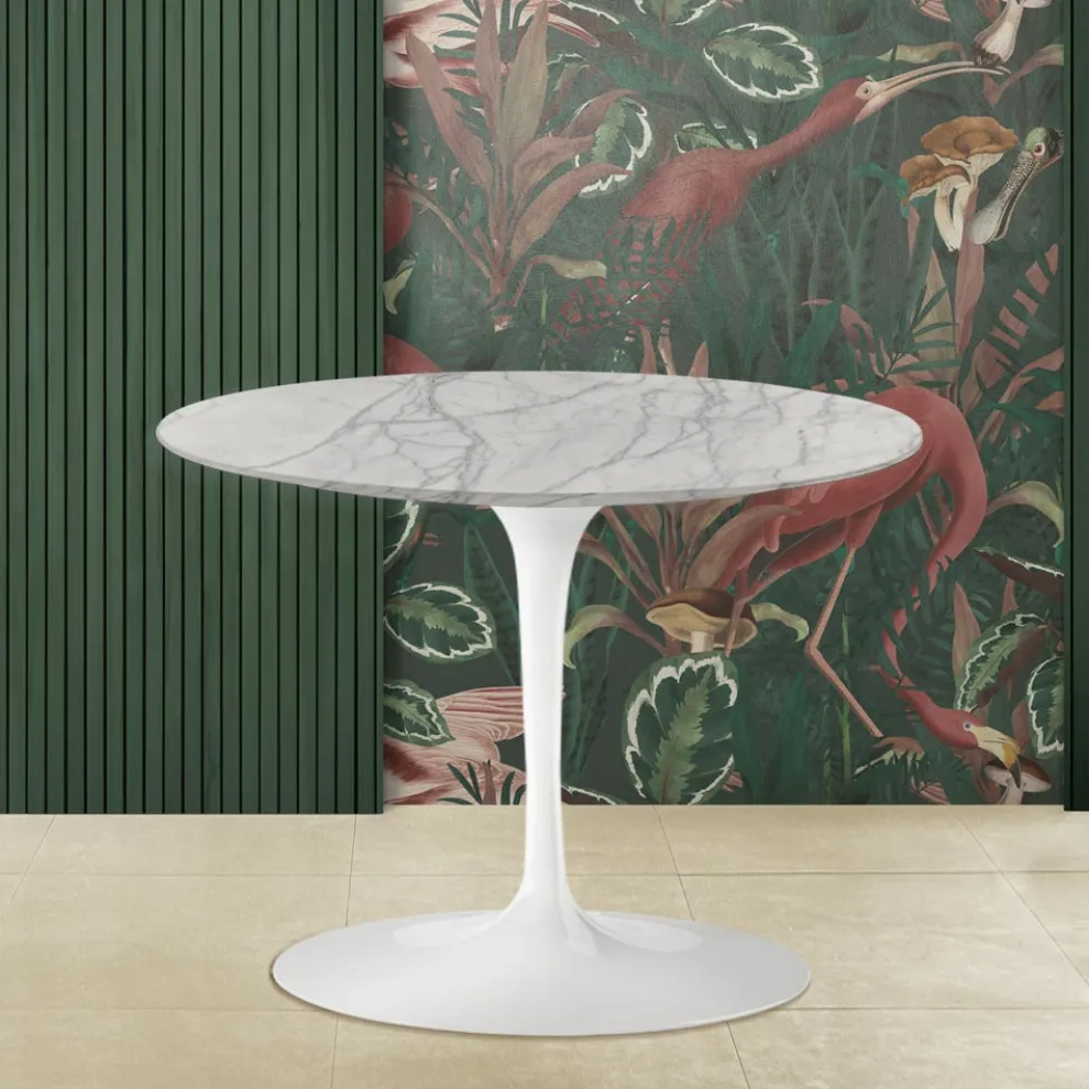 Eero Saarinen Couchtisch aus Carrara-Marmor Statuarietto H 41, hergestellt in Italien – Scarlet