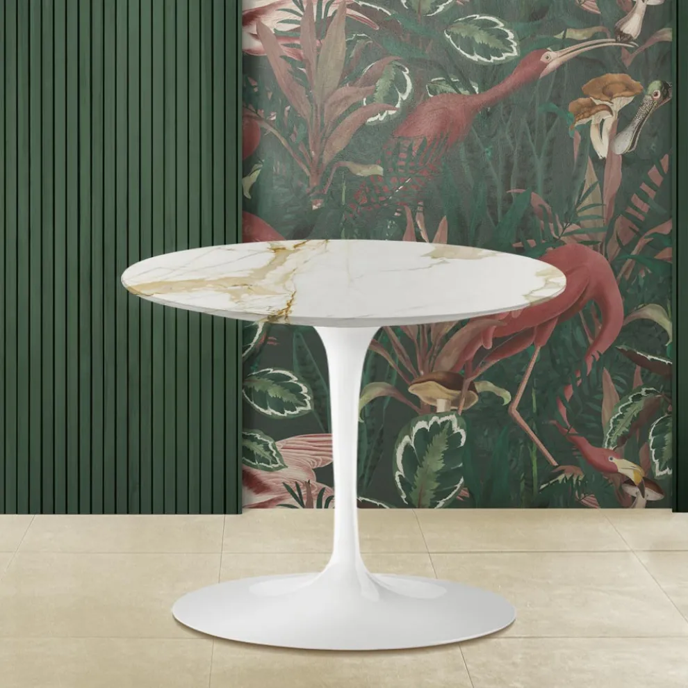 Eero Saarinen H 39 Couchtisch mit goldener Calacatta-Marmorplatte, hergestellt in Italien – Scarlet