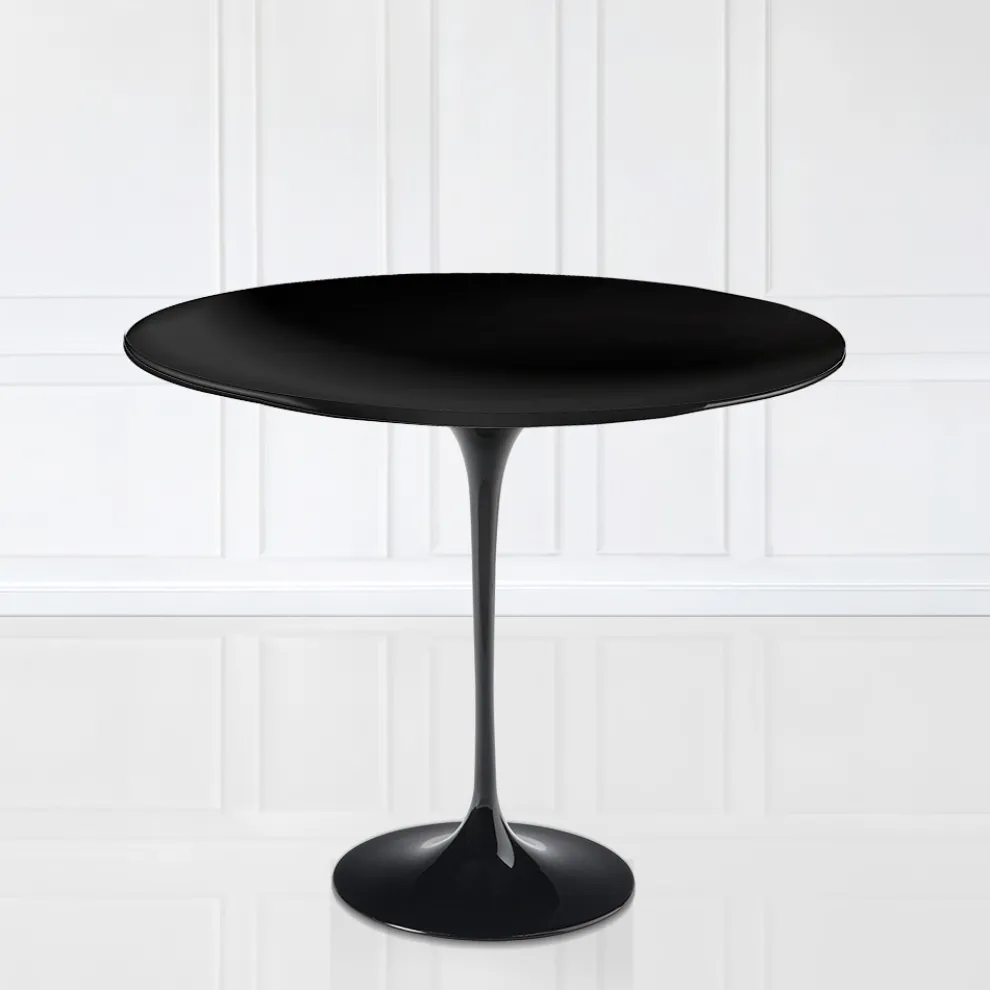Eero Saarinen H 74 Runder Tulpentisch aus schwarzem Flüssiglaminat Made in Italy - Scharlachrot