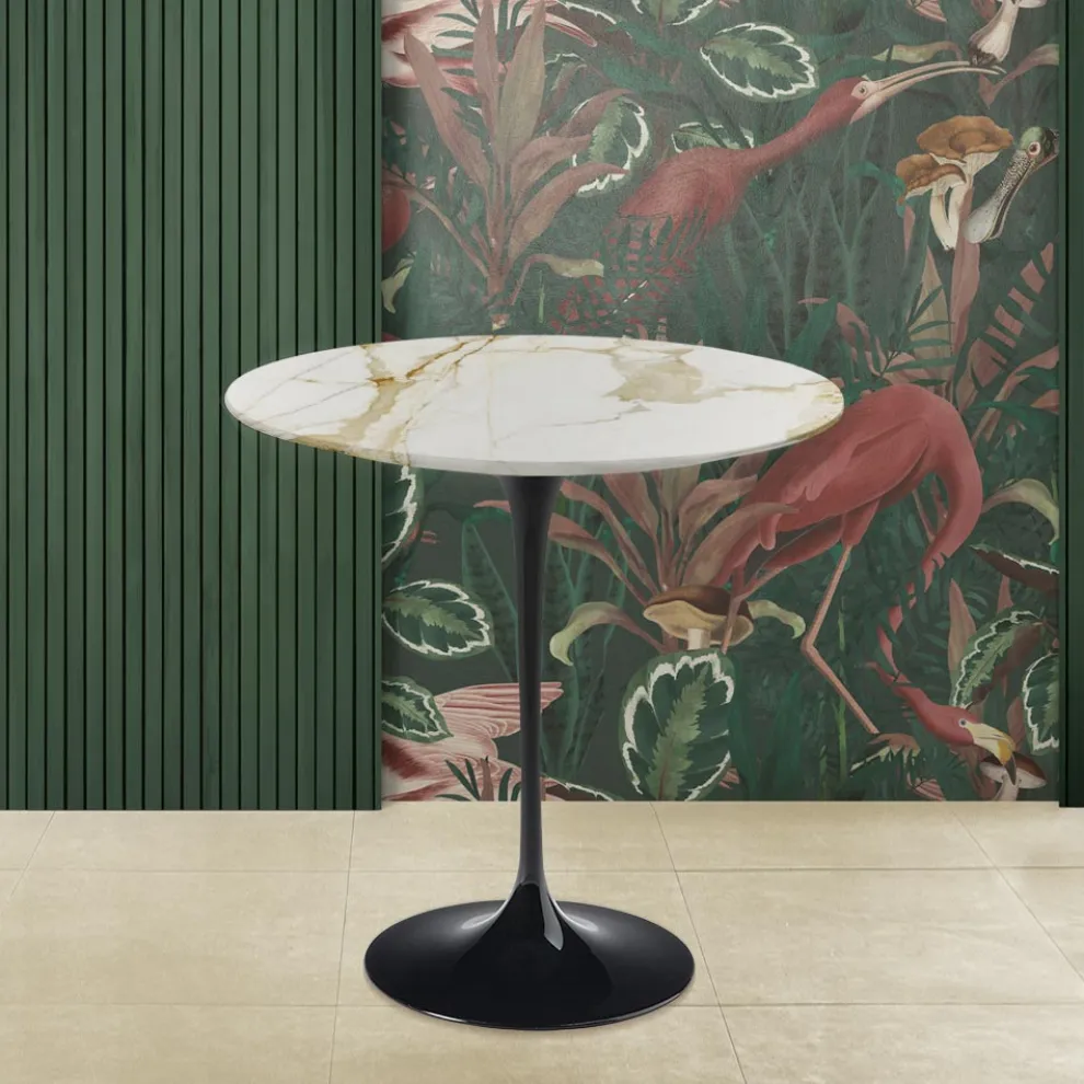 Eero Saarinen H 52 Runder Couchtisch aus goldenem Calacatta-Marmor, hergestellt in Italien – Scarlet