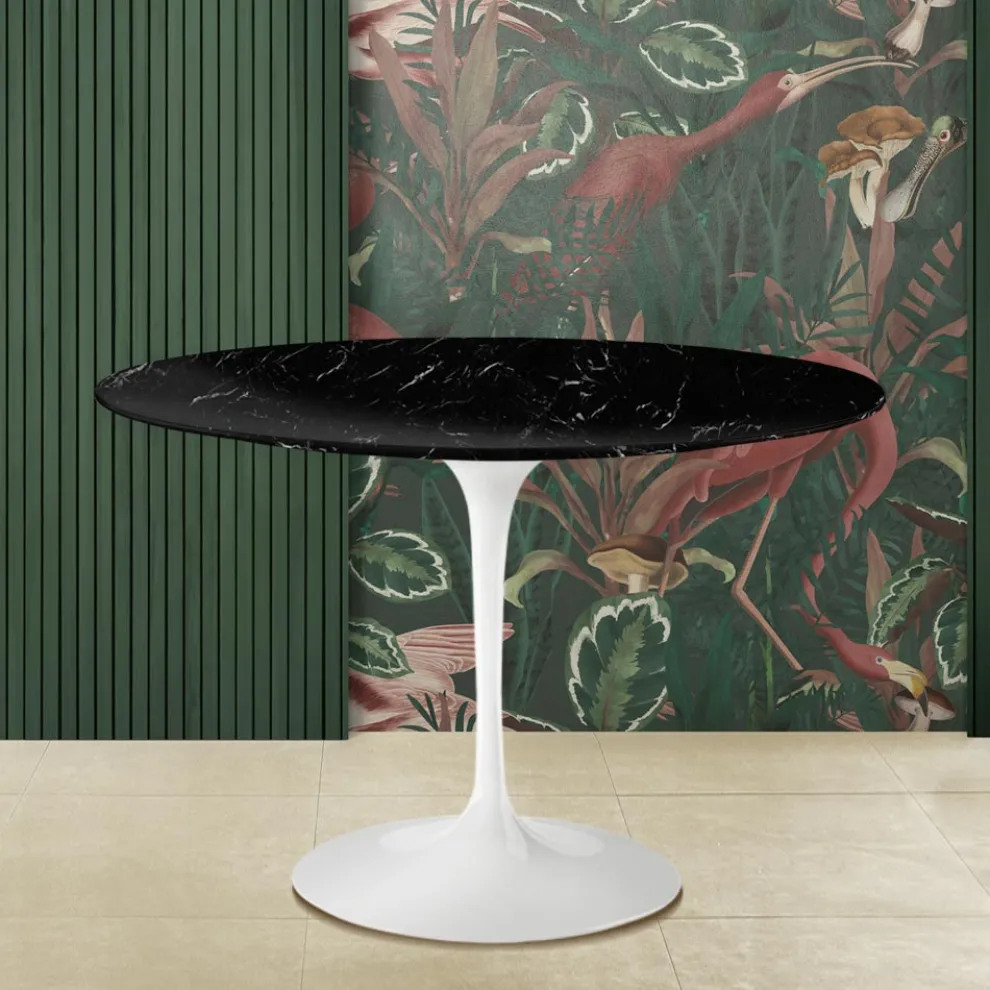 Eero Saarinen Tulip Tisch H 74 Rund aus schwarzem Marquinia Marmor Made in Italy - Scharlachrot
