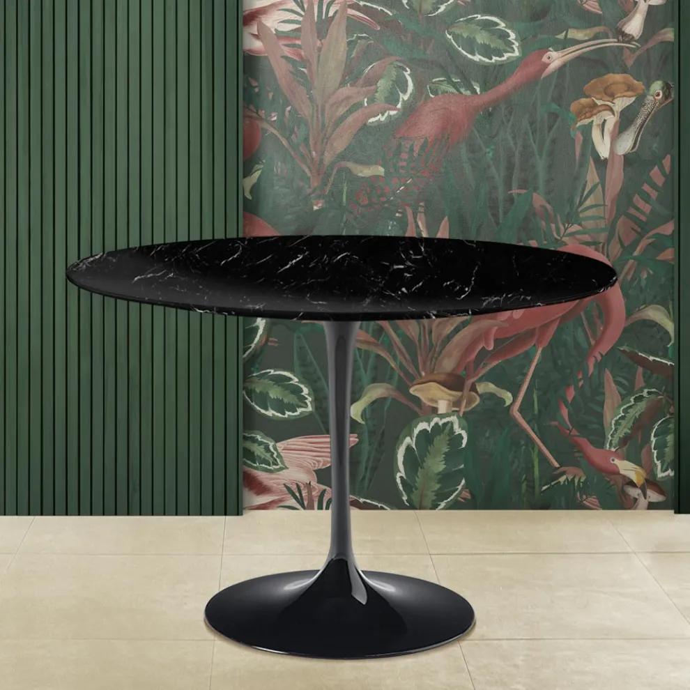 Eero Saarinen Tulip Tisch H 74 Rund aus schwarzem Marquinia Marmor Made in Italy - Scharlachrot