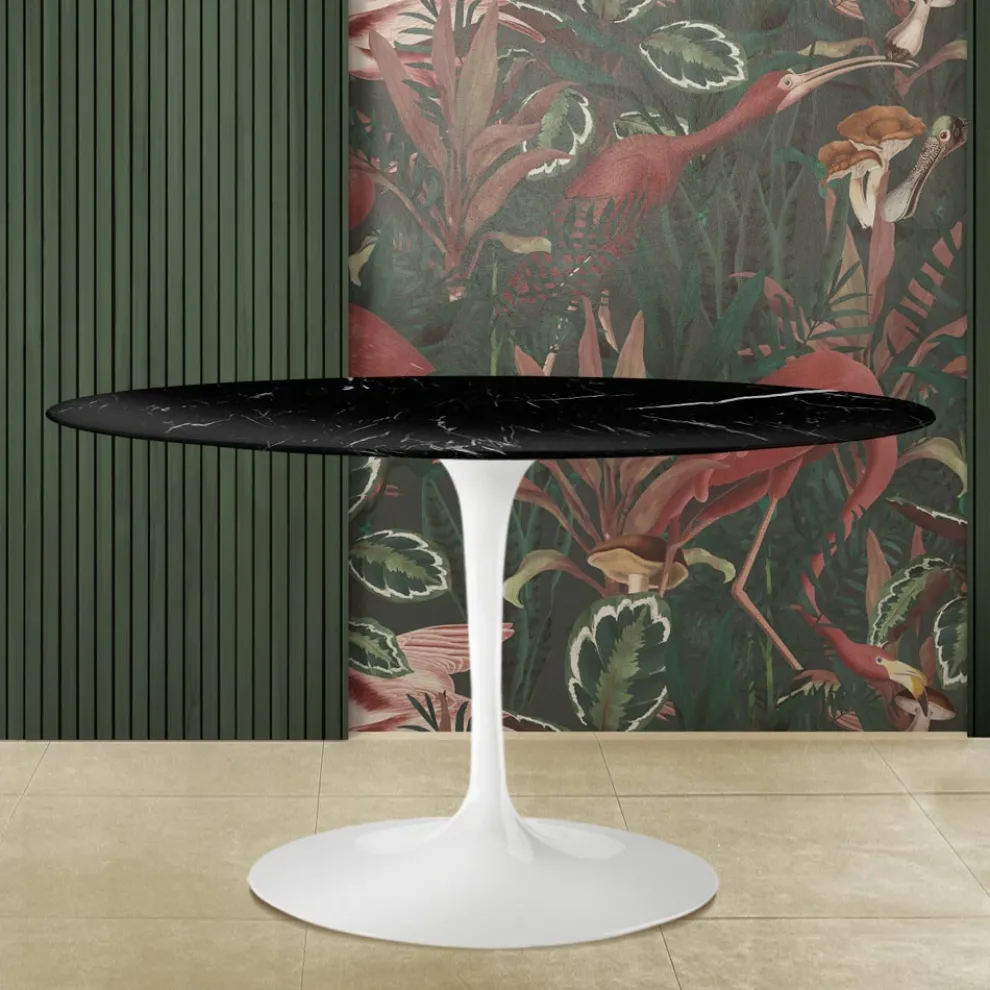 Eero Saarinen Tulip Tisch H 74 Oval aus schwarzem Marquinia Marmor Made in Italy - Scharlachrot