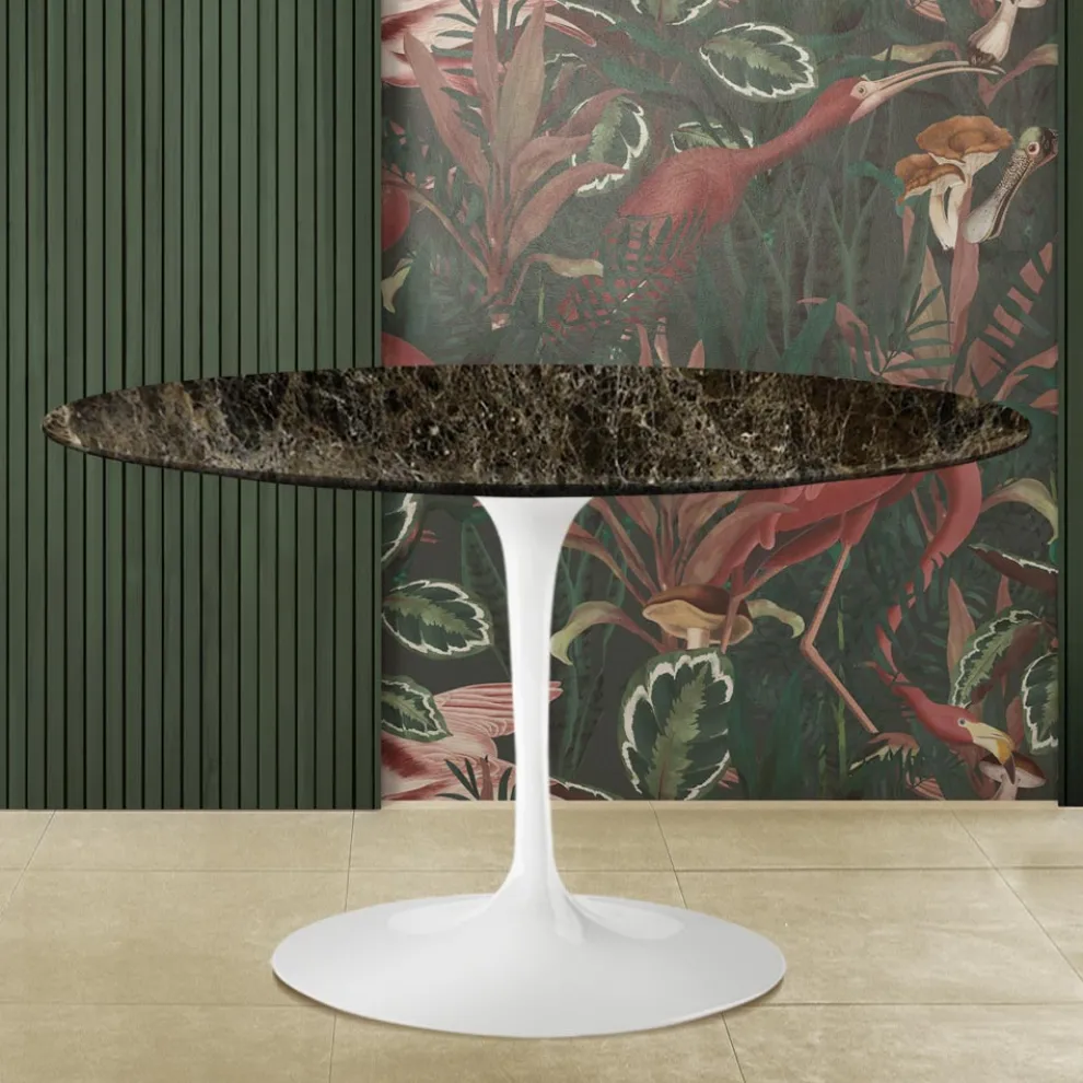 Eero Saarinen Tulip Tisch H 74 aus dunklem Marmor Emperador Made in Italy - Scharlachrot