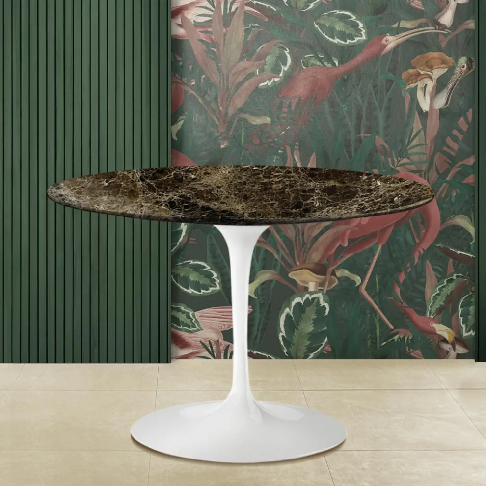 Eero Saarinen Tulip Tisch H 74 mit runder Platte aus dunklem Marmor Emperador - Scharlachrot