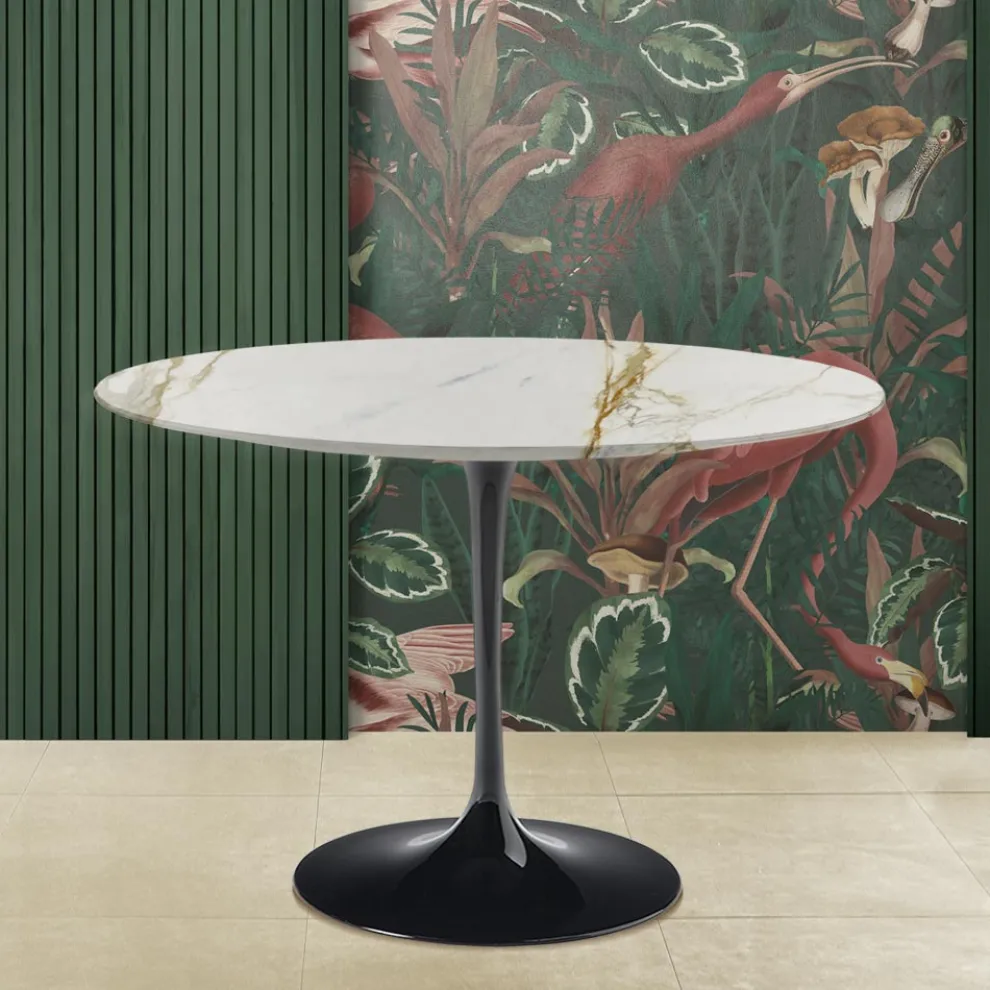 Eero Saarinen Tulip Tisch H 74 Rund in Gold Calacatta Marmor Made in Italy - Scharlachrot