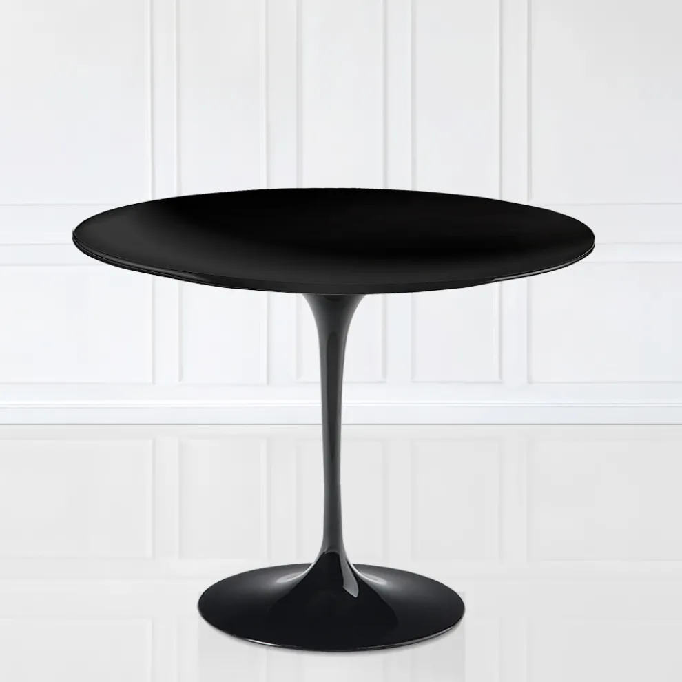Eero Saarinen Tulip Tisch H 74 mit schwarzer Flüssiglaminatplatte Made in Italy - Scharlachrot