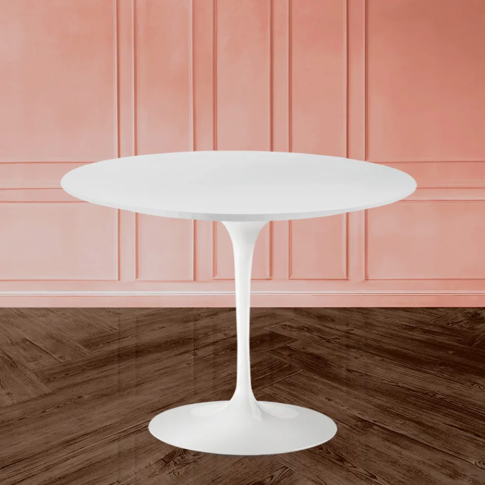 Eero Saarinen Tulip Tisch H 74 mit weißer Flüssiglaminatplatte Made in Italy - Scharlachrot