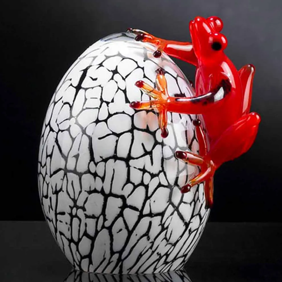 Eiförmige Statue mit Frosch aus farbigem Glas Made in Italy - Huevo