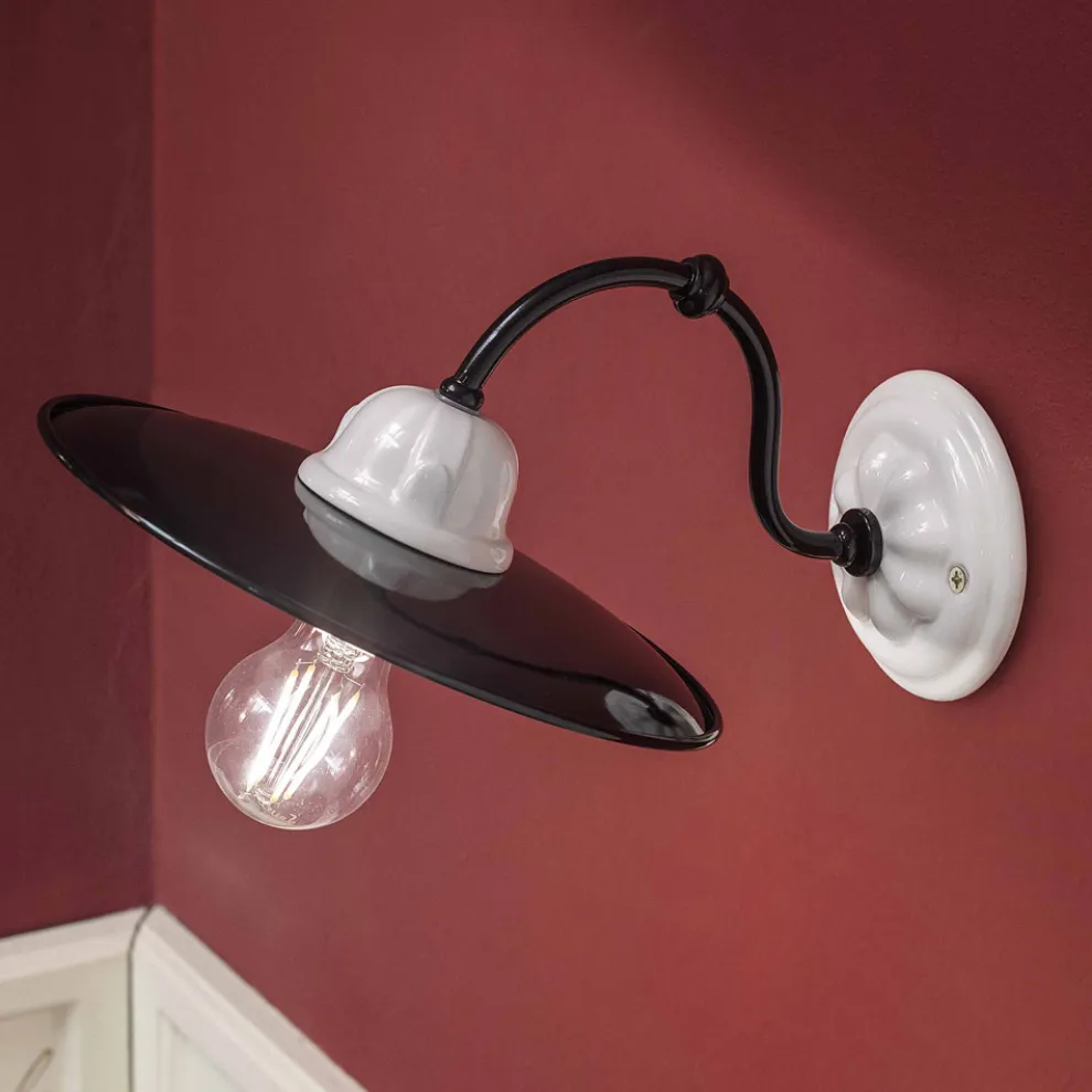 Elegante Wandleuchte aus weißer Keramik Ferroluce Potenza