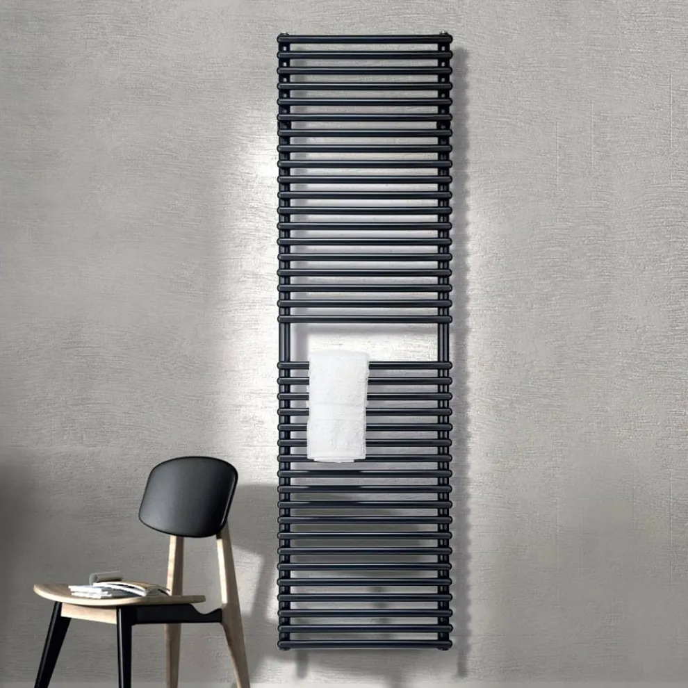 Elektrischer Handtuchwärmer aus Kohlenstoffstahl – weich