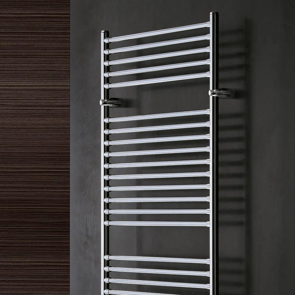 Elektrischer Handtuchwärmer mit klassischem Design aus Stahl Made in Italy - Rom