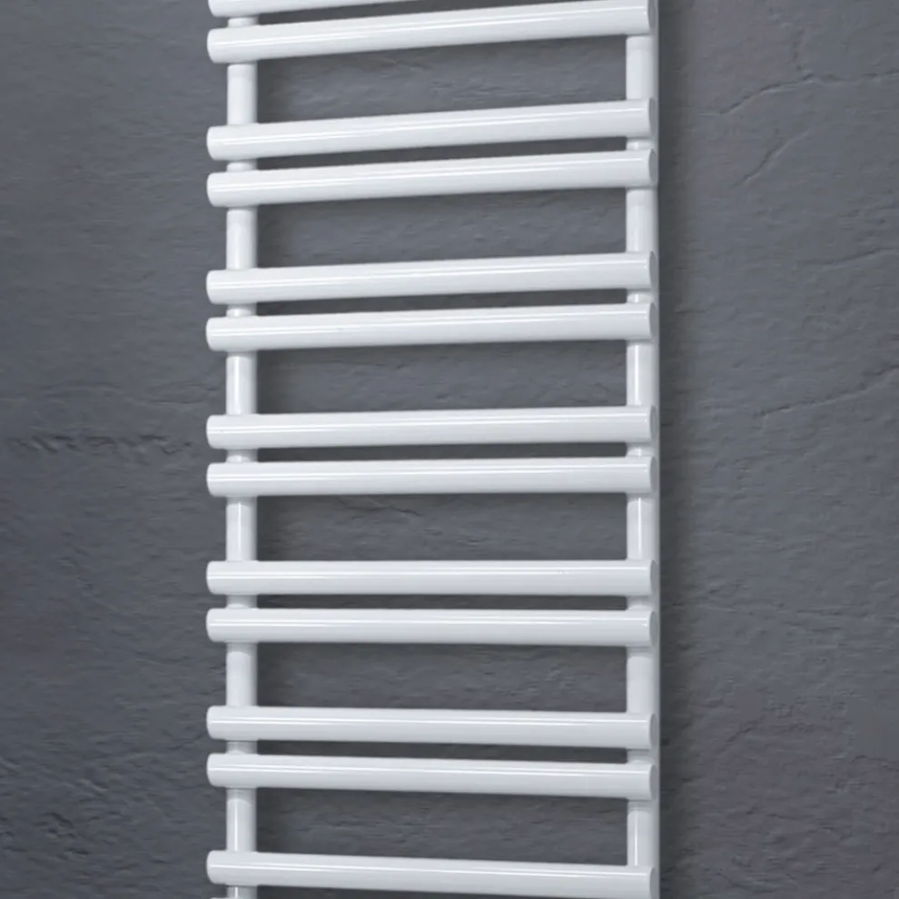 Elektrischer Heizkörper aus Karbonstahl, hergestellt in Italien – bayerisch