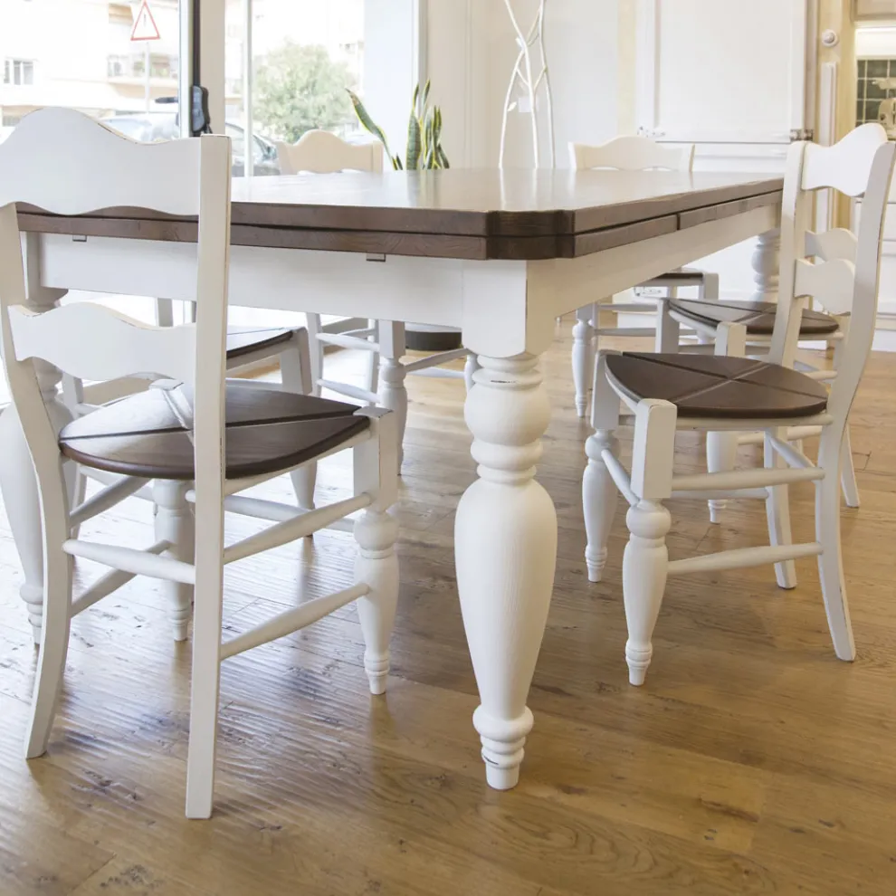 Esche-Esstisch und 4 Stühle inklusive Made in Italy