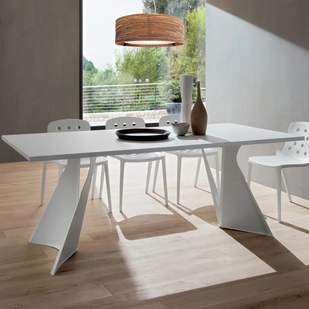 Esstisch aus Fenix und lackiertem Metall Made in Italy - Dotto