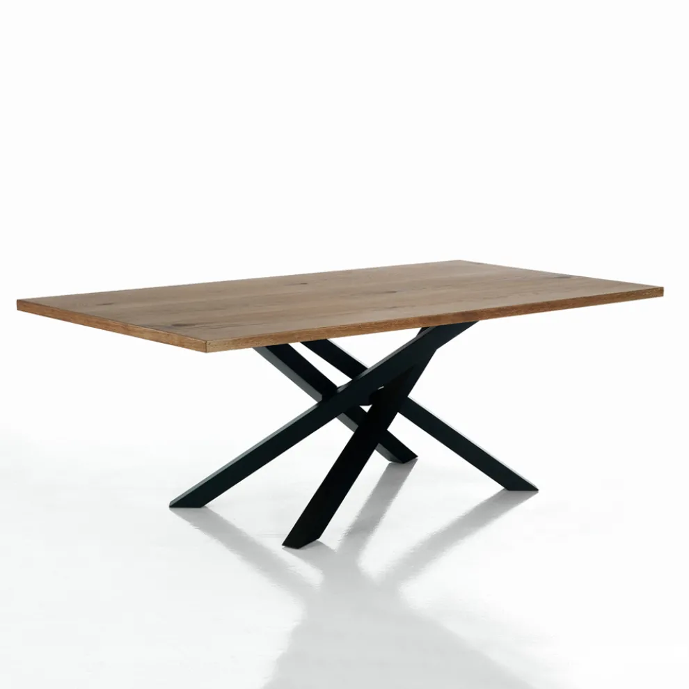 Esstisch aus massivem Birkenholz – afrikanisch