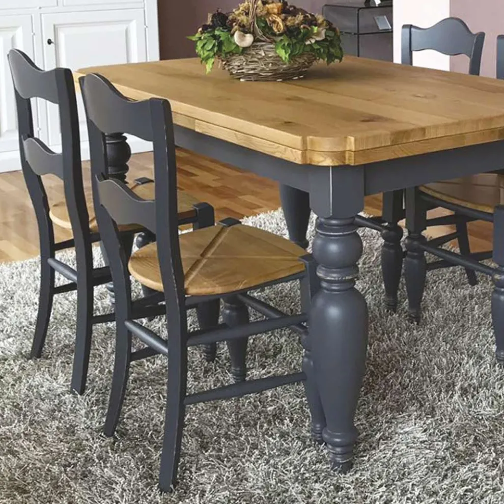 Esstisch und 4 Stühle aus geknoteter Eiche inklusive Made in Italy