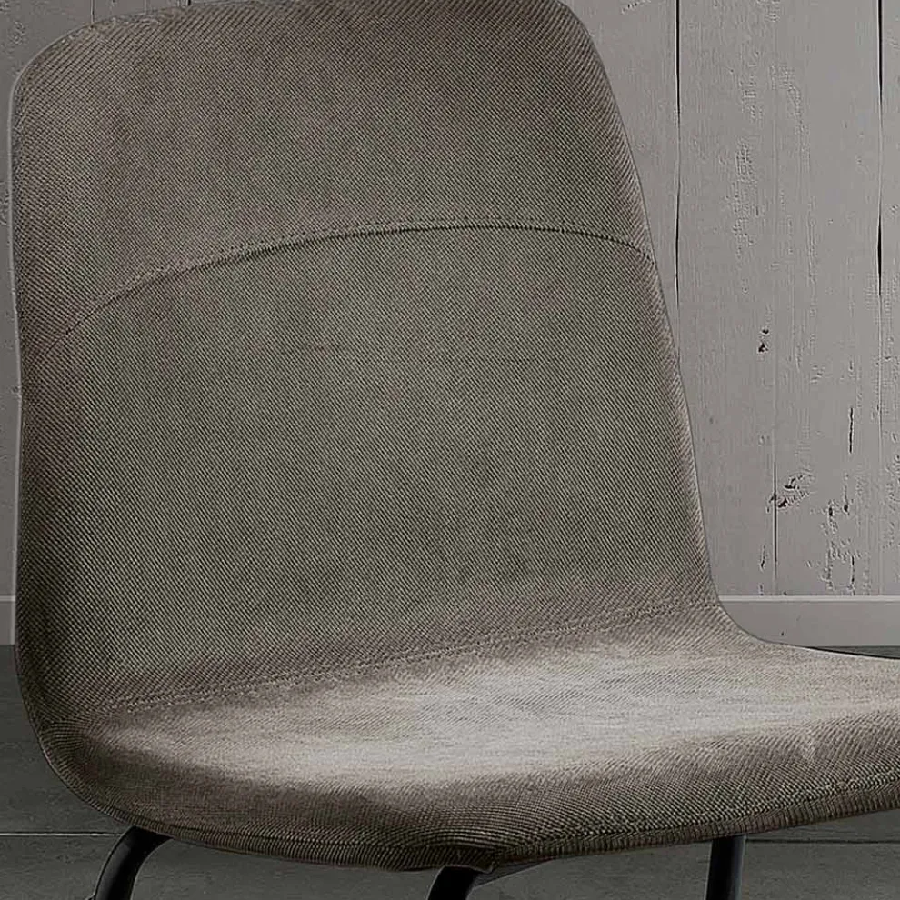 Esszimmerstuhl mit Stoffsitz und Metallstruktur - Aisha