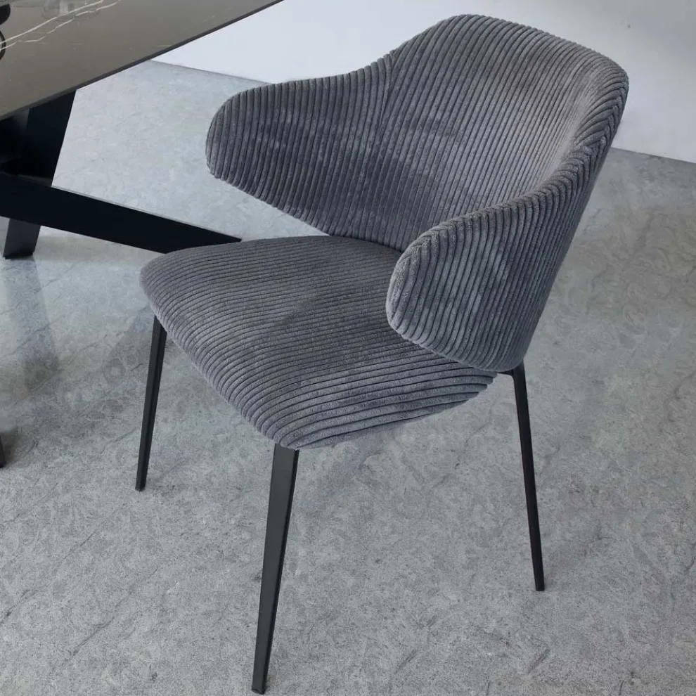 Esszimmerstuhl mit Metallrahmen und Cordsitz - Ridni